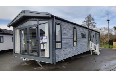 Brand New Victory Lakewood 42x13 Holiday Lodge with decking and driveway included